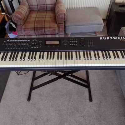 Kurzweil PC3X 88-Key Digital Workstation Synthesizer 2010s - Black