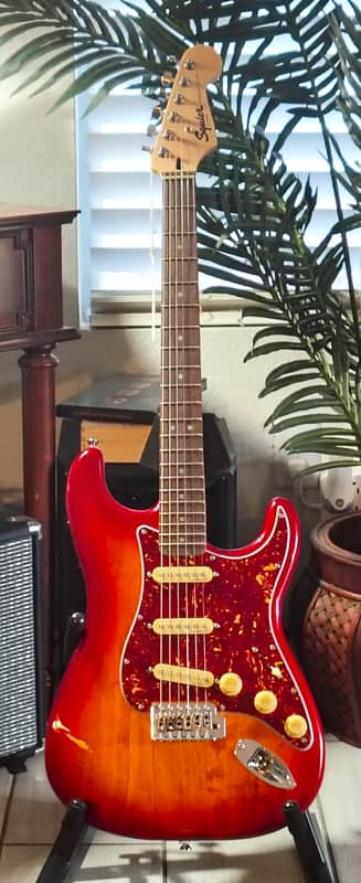 Fender Squire Stratocaster 2025-Sienna Sunburst-Red Tortoise image 1