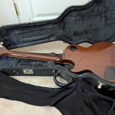 Gibson Les Paul Classic 2007 Antique Honey Burst Guitar of the Week image 2