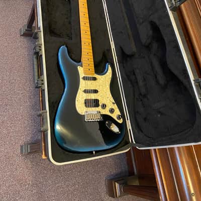Fender Strat Plus Deluxe with Maple Fretboard 1991 - Blue Pearl Burst - UPGRADED LACE SENSOR BLUE S/ SILVER S/ RED Hum - FENDER HARDSHELL CASE (Center Latch Broke) image 4