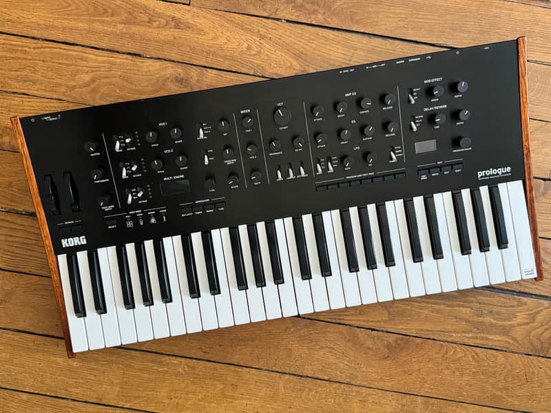 Korg Prologue 8 Polyphonic 49-Key 8-Voice Analog Synthesizer 2018 - Present - Black/Wood image 1