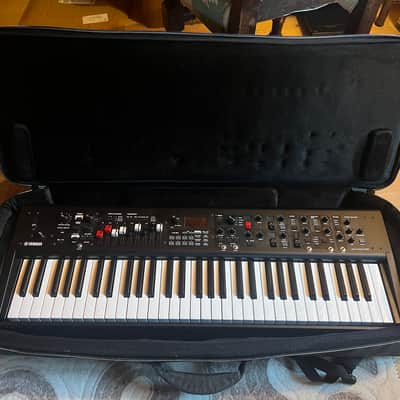 Yamaha YC61 61-Key Stage Keyboard image 2