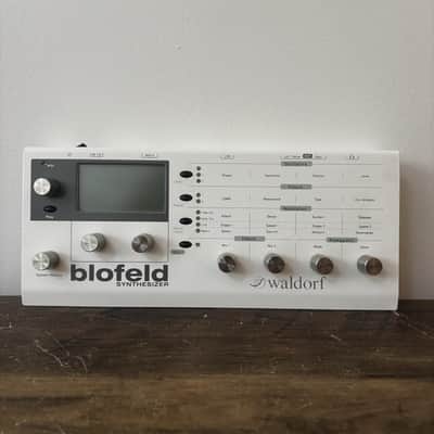 Waldorf Blofeld Virtual Analogue Wavetable & FM Synthesiser