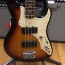 Fender Roscoe Beck Bass IV Rosewood Fretboard, 3-Color Sunburst, 3-Ply Parchment Pickguard