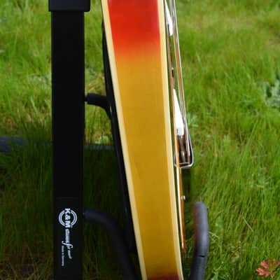 Vox Bill Wyman Teardrop 1967 3 Tone Sunburst image 3