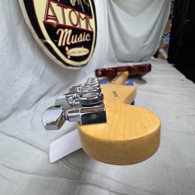 Fender American Stratocaster Guitar with Gator Case 2016 - Sienna Sunburst / Maple neck image 25