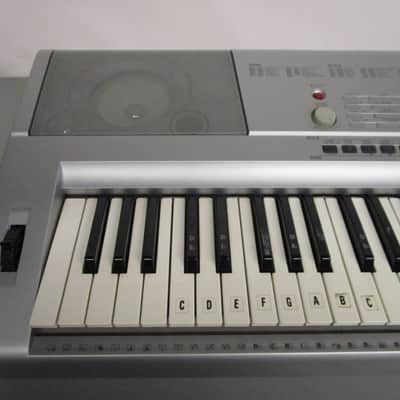 Yamaha Portable Grand DGX-205 Electronic Piano image 2