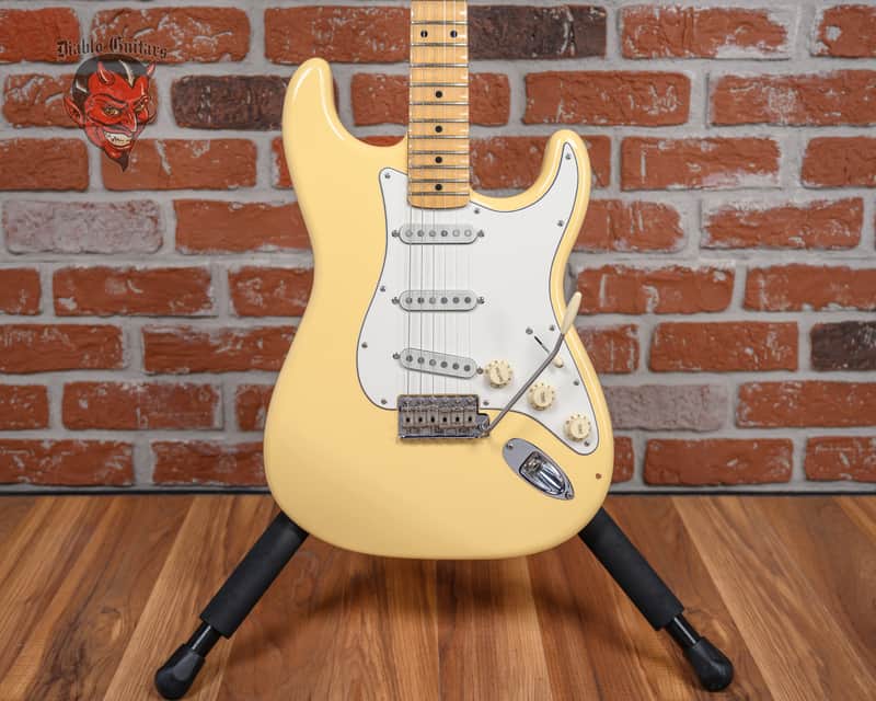 Fender Yngwie Malmsteen Stratocaster Vintage White 2012 w/OHSC