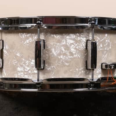 Pearl 5.5x14 Session Studio Select Nicotine White Marine Pearl Snare Drum image 8