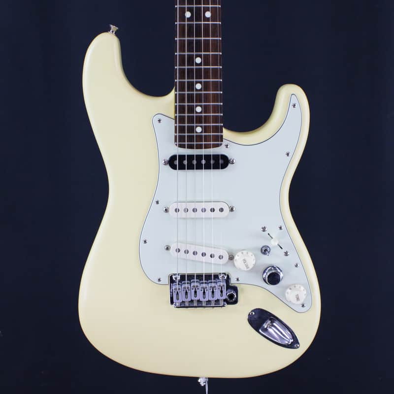 Fender MIJ Junior Collection Stratocaster 2021 - Present - Arctic White image 1