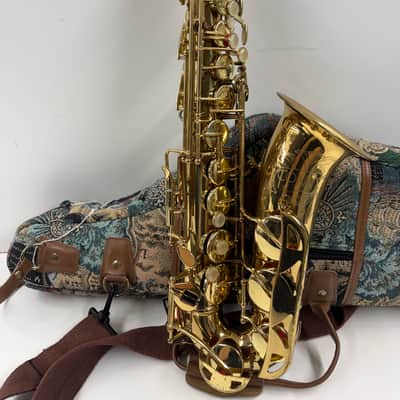 C.G. Conn 1970s Alto Saxaphone -- Brass Engraved Rose Design image 3