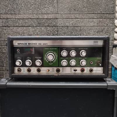 Roland RE-201 Space Echo Tape Delay / Reverb 1974 - 1988 - Black