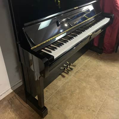 Yamaha U1 Upright Piano – Impeccable Quality & Sound image 2