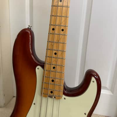 Fender Elite 2016 - Sunburst image 3