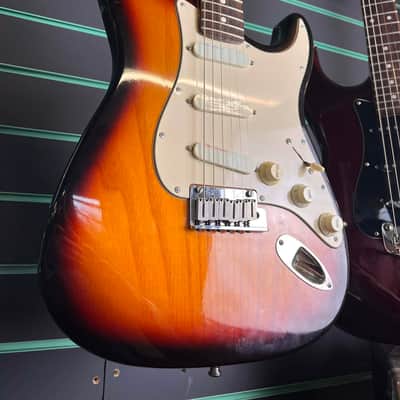 Fender Strat Plus 3-Color Sunburst 1991 Electric Guitar image 3