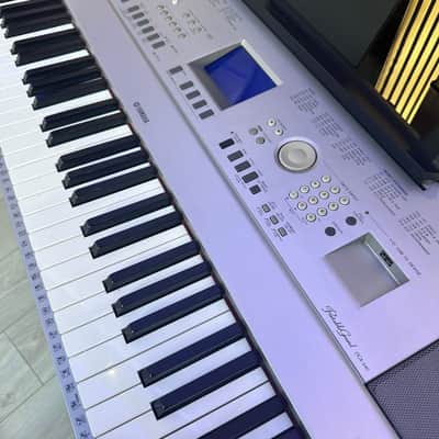 Yamaha DGX-640 image 3
