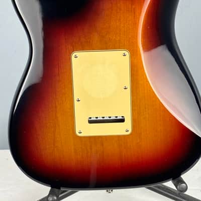 Fender Stratocaster - Made in USA - 2005 - Tobacco Burst - Mint Condition! image 8