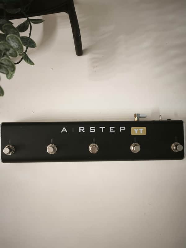XSONIC AIRSTEP Smart Multi Controller 2020 - Present - Black image 1