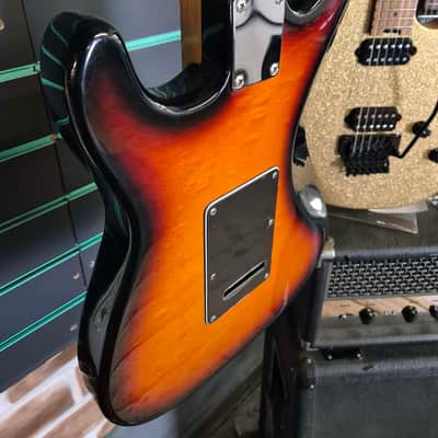 Fender Classic Series Stratocaster 3-Colour Sunburst 2003 Electric Guitar image 13