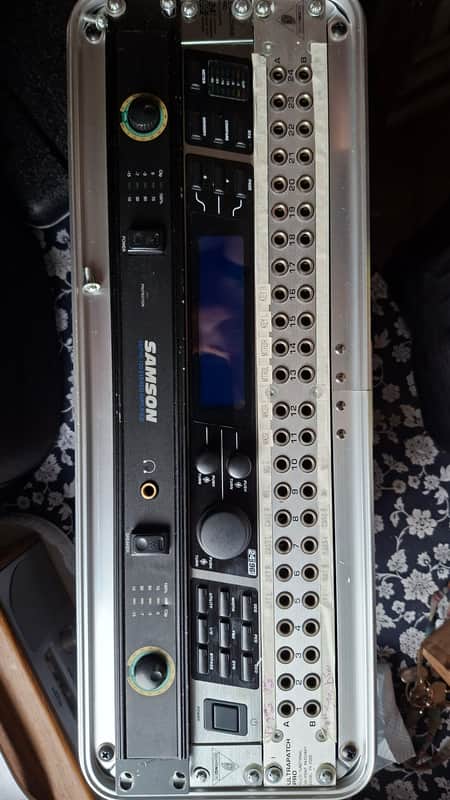 Behringer Ultracurve Pro DEQ2496 24-Bit Mastering Processor 2010s - Standard image 1