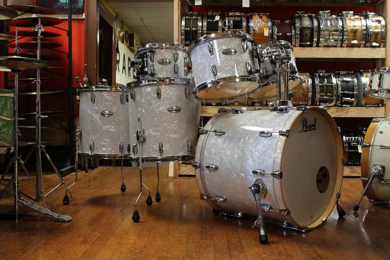 Pearl Professional Series Outfit in White Marine Pearl 18x22 8x10 8x12 9x13 16x18 16x16 image 1