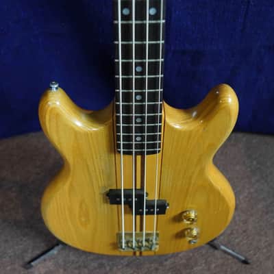 Vantage 650B Bass 1980 Natural image 8