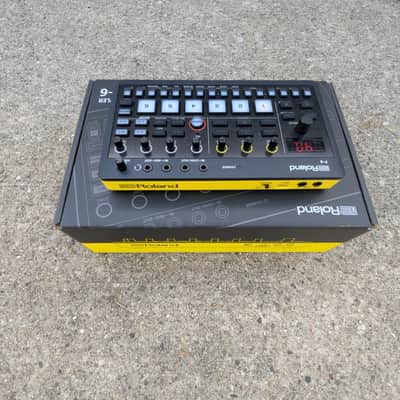 Roland P-6 AIRA  Sampler + Case!