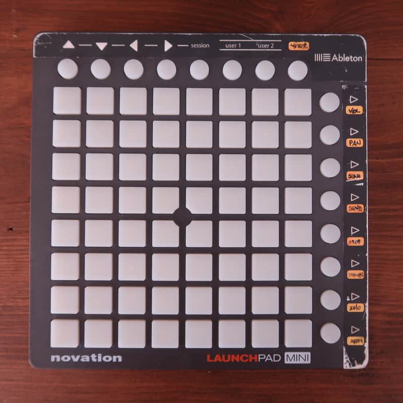 Novation Launchpad Mini MKII Pad Controller 2015 - 2019 - Black image 1