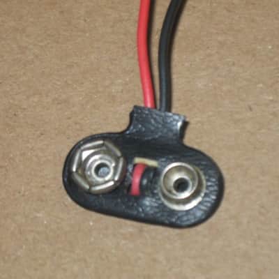 3 used genuine BOSS older battery clips (1 GRAY, early 1980s / 2 BLACK - one late from 1980s, other from 1990s) (NO pedals) - also including 2 new NON Boss battery clips, 2 extra wires, 2 pieces heat shrink tubing (AS IS / FINAL SALE- read description) image 16