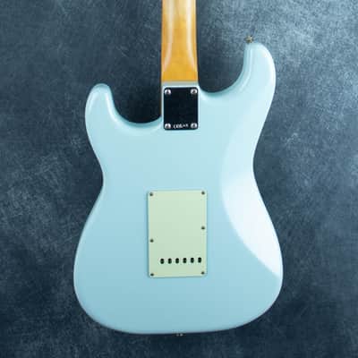 Fender Limited Edition Vintera II Road Worn 60 Strat Sonic Blue MX25159145 image 4