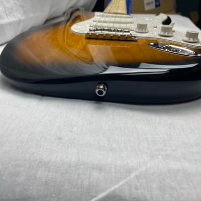 Fender Buddy Guy Stratocaster Guitar with Case 1999 - 2-Color Sunburst / Maple fingerboard image 11