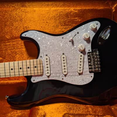 Fender Eric Clapton Artist Series Stratocaster with Vintage Noiseless Pickups 2008 - Black image 2