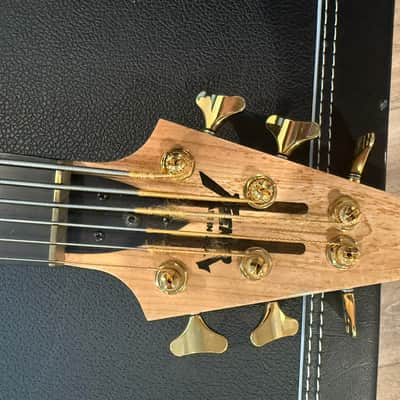 The Collector’s Choice: Treker Custom 6-String Bass – Alembic Pickups – Mint/Like-New image 4