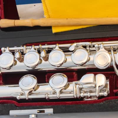 Jupiter JFL-511 Standard Silver-plated Flute *Cleaned & Serviced *Ready to play image 4