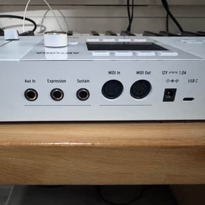 Arturia KeyLab 49 MkIII MIDI Controller 2024 - Present - White image 7