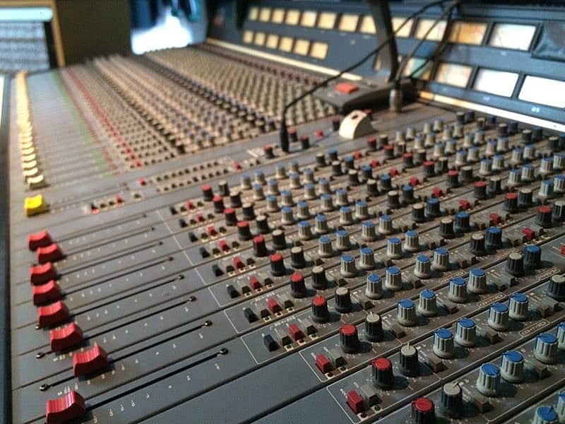 DDA D Series 30ch Analog Mixing Console image 1