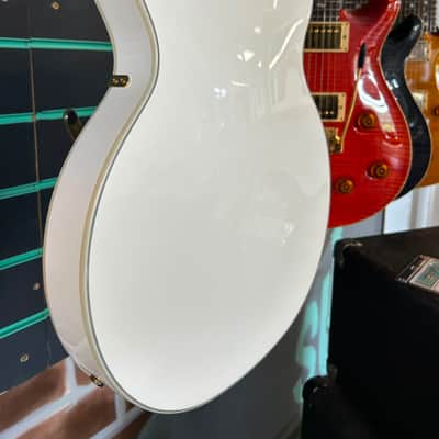 Gretsch G5422TG Electromatic DC Snowcrest White 2022 Semi-Hollow Guitar image 10
