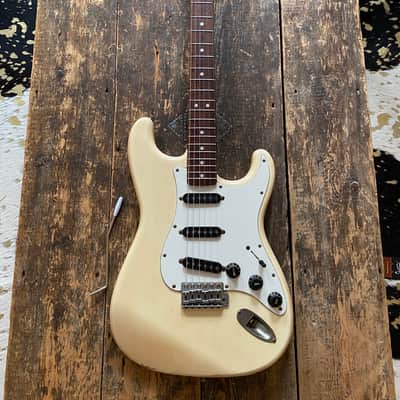 Fender Stratocaster 1972 Reissue FujiGen MIJ E-Serial 1984-87 Olympic White image 15