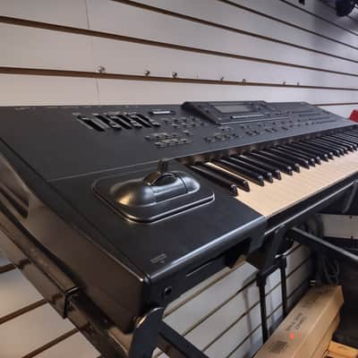USED Korg i3 Interactive Music Workstation Arranger 61-Key Keyboard image 4