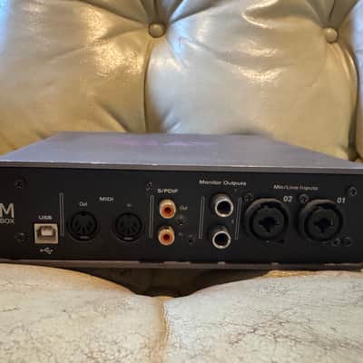 Avid MBox 3 USB Audio Interface 2010s - Silver / Black image 3