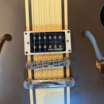 Epiphone Tom DeLonge Signature ES-333 2008 - 2019 - Brown with Cream Stripe image 5