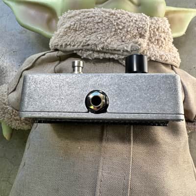 Electro-Harmonix Freeze Nano Sound Retainer Sustain Pedal 2010 - Present - Blue / Gray image 4