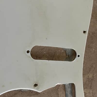 1961 1962 Fender Duo Sonic guitar pickguard white w/shield image 3