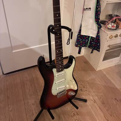 Fender Vintera II '60s Stratocaster with Rosewood Fretboard 2023 - 2026 - 3-Color Sunburst image 3