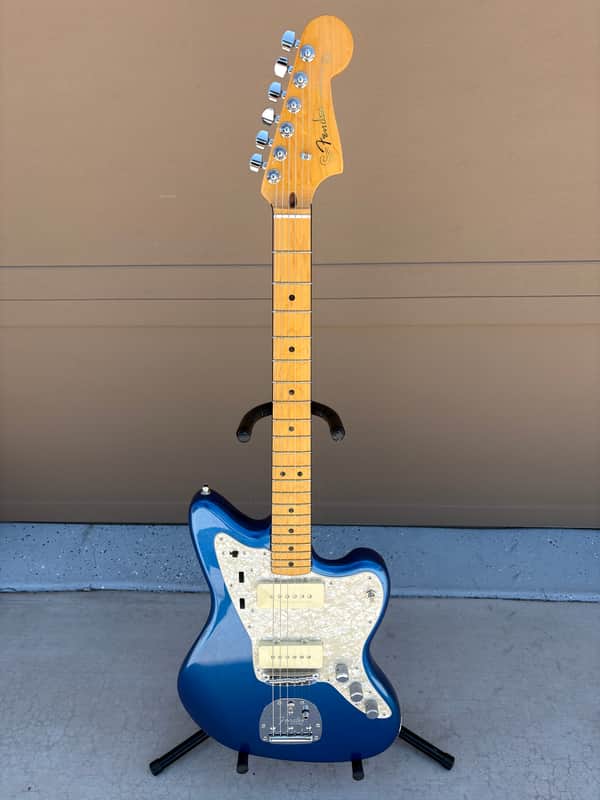 FENDER USA AMERICAN ULTRA JAZZMASTER Electric Guitar, 2017, With Case and Papers. Excellent.