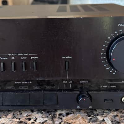 Luxman LV105 Hybrid (tube preamp, transistor final stage) Integrated amp image 3
