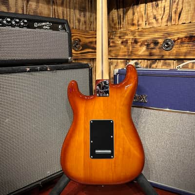 Fender Deluxe Stratocaster HSS with Maple Fretboard 2021 - 75th Anniversary- Tobacco Sunburst image 4