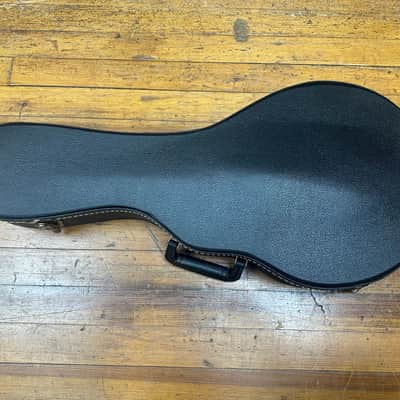 Kentucky KM-650 Standard F-Style Mandolin with hardcase image 9