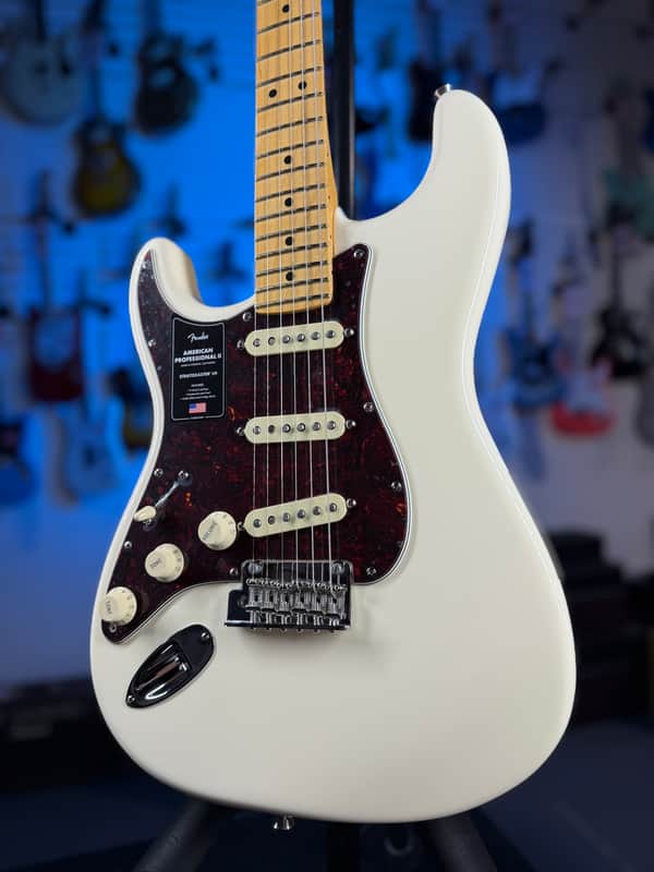 Fender American Professional II Stratocaster Left-handed - Olympic White with Maple Fingerboard! 602 image 1