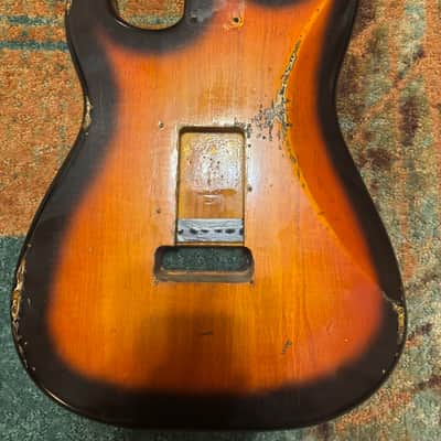 Vtt Relics Strat Body - 3-Tone Sunburst image 2